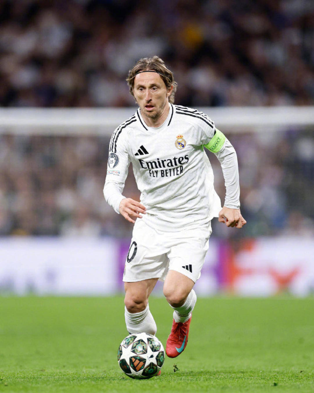 阿尔巴全场数据：2抢断3关键传球+风骚脚后跟助攻队友破门